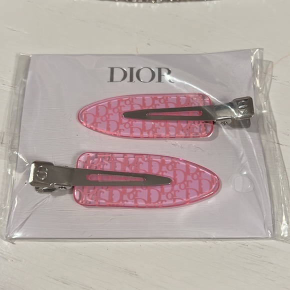 Dior Pink Clutch—Pink Dior Logo Hair Accessory & 2 Deluxe Samples - Picture 3 of 12